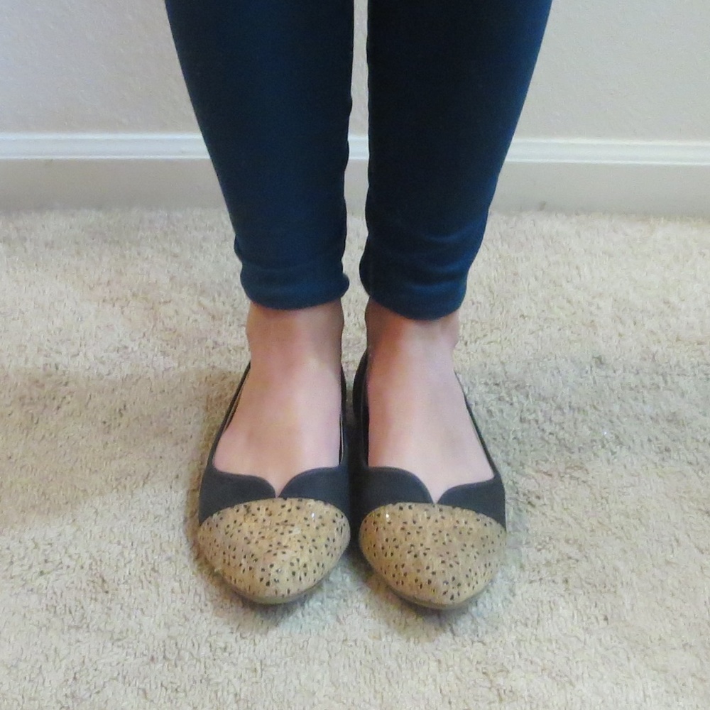 Makers Uniquely Yours *6.5*Cork/Black Flats - Picture 2 of 7